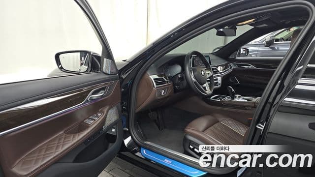 BMW 7 Series 2022 — ფოტო 12/20