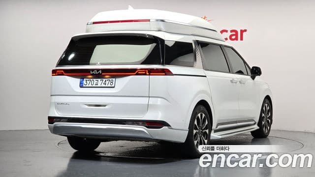 Kia Carnival 2021 — Фото 1/20
