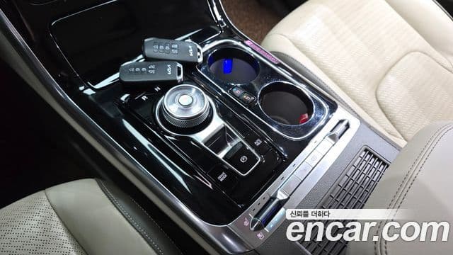 Kia Carnival 2021 — Фото 8/20