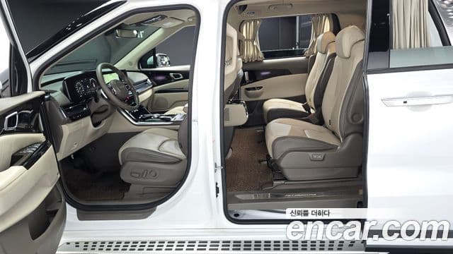 Kia Carnival 2021 — Фото 11/20