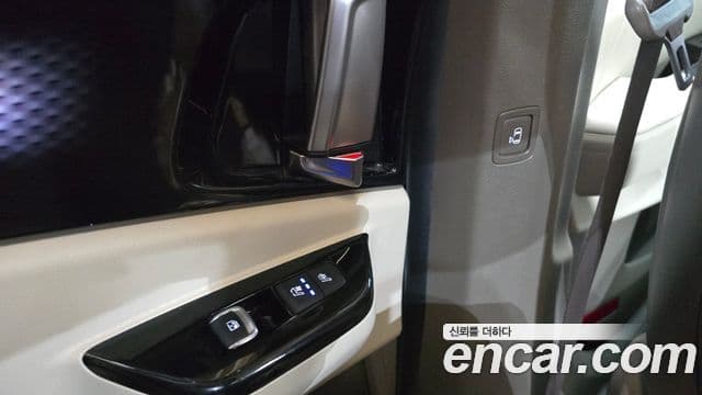 Kia Carnival 2021 — Фото 19/20