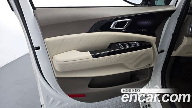 Kia Carnival 2021 — Şəkil 31/31