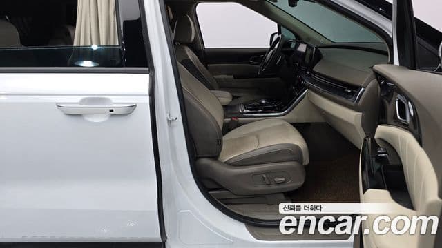 Kia Carnival 2021 — Şəkil 11/31