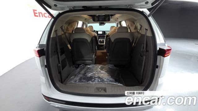 Kia Carnival 2021 — Şəkil 19/31