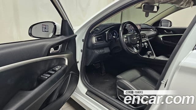 Genesis G70 2021 — ფოტო 25/31