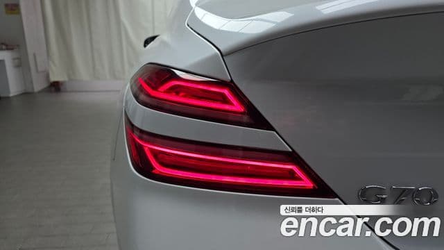 Genesis G70 2021 — ფოტო 10/31