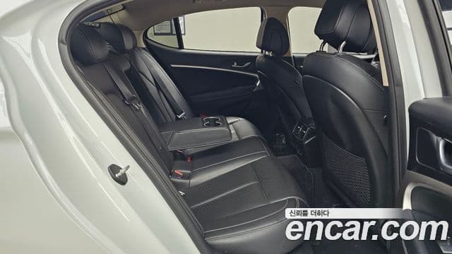 Genesis G70 2021 — ფოტო 23/31