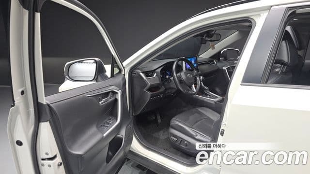 Toyota RAV4 2019 — Фото 10/20