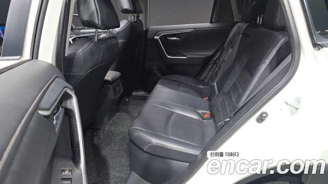 Toyota RAV4 2019 — Фото 12/20