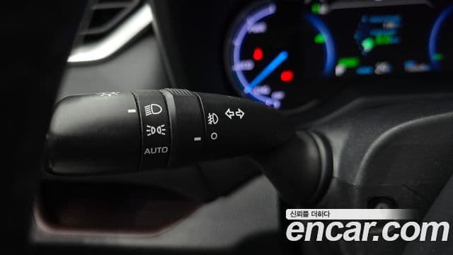 Toyota RAV4 2019 — Photo 13/33