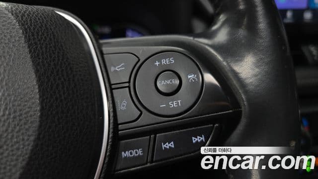Toyota RAV4 2019 — Photo 12/33