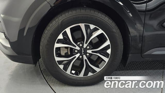 Kia Carnival 2023 — Фото 5/20