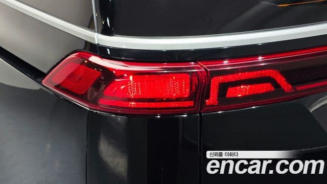 Kia Carnival 2023 — ფოტო 21/30