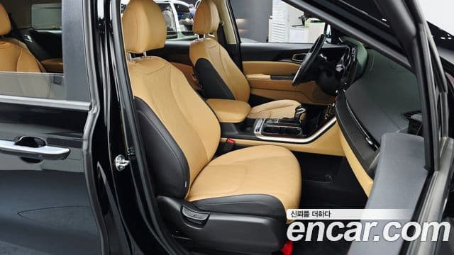 Kia Carnival 2023 — ფოტო 4/30