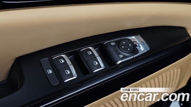 Kia Carnival 2023 — ფოტო 12/30