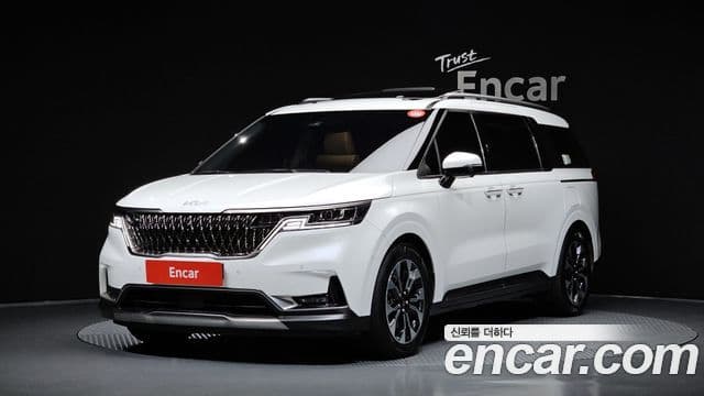 Kia Carnival 2023 — Фото 1/20