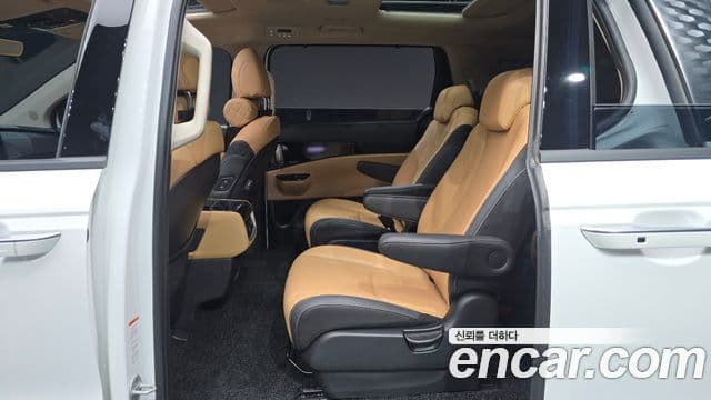 Kia Carnival 2023 — Фото 12/20