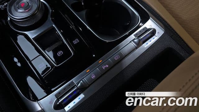 Kia Carnival 2023 — Фото 18/20