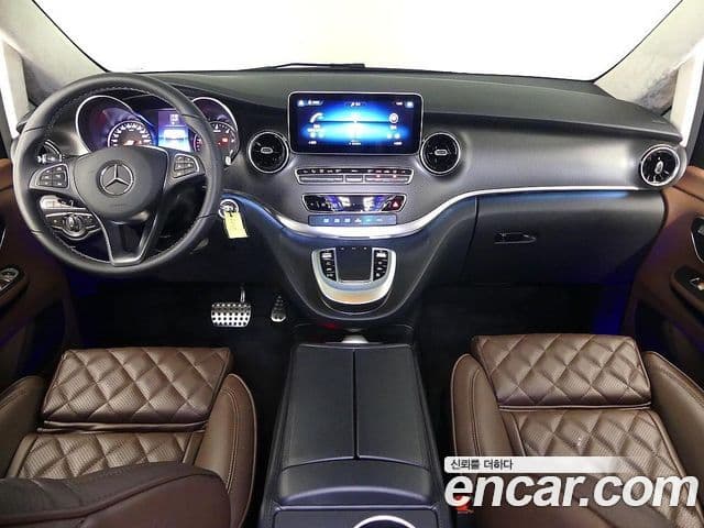 Mercedes-Benz V-Class 2023 — Фото 3/20