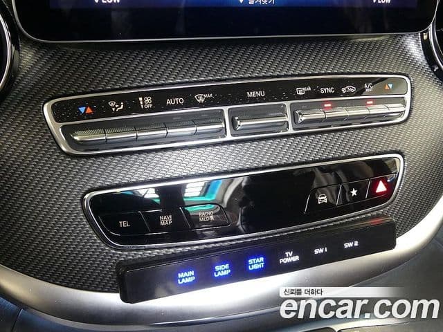 Mercedes-Benz V-Class 2023 — Фото 12/20