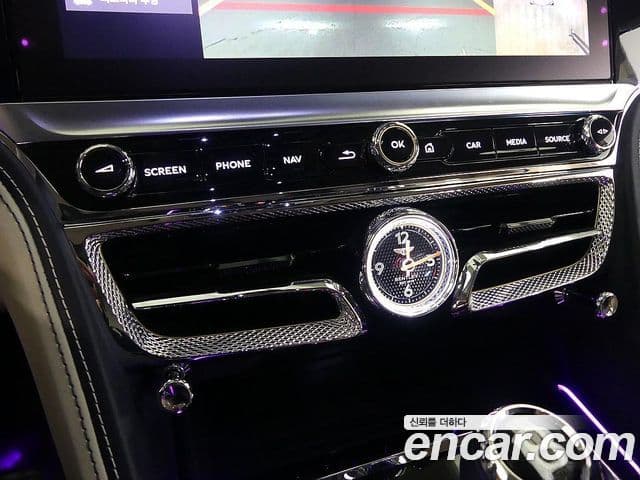Bentley Flying Spur 2023 — Фото 15/20