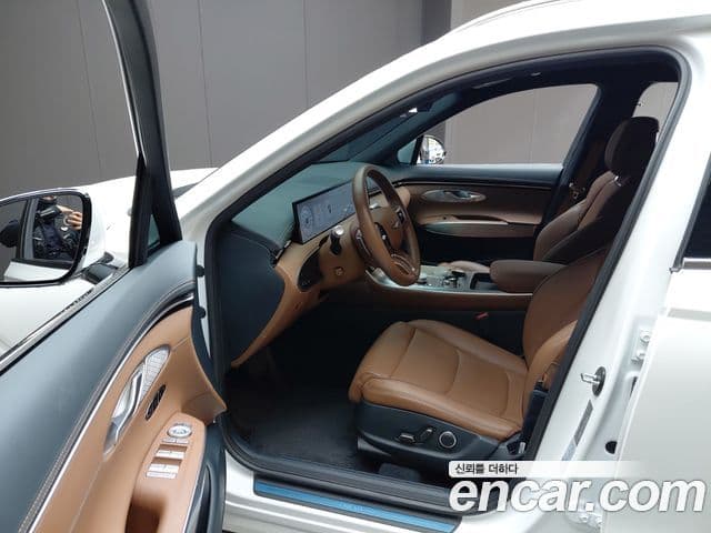 Genesis GV70 2024 — Photo 15/30