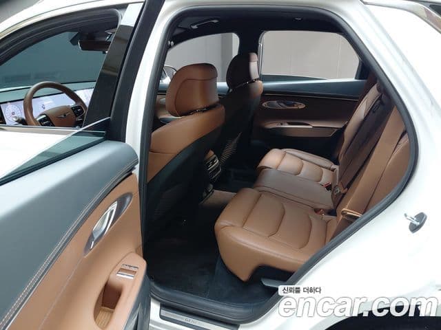 Genesis GV70 2024 — Photo 22/30
