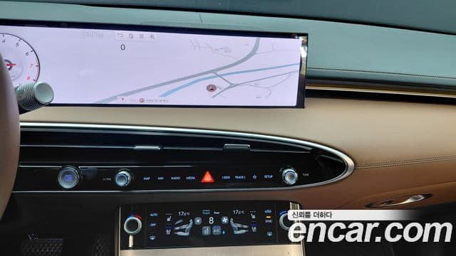 Genesis GV70 2024 — Photo 28/30
