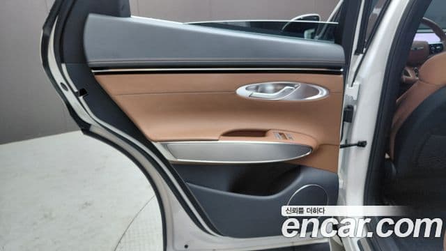 Genesis GV70 2024 — Photo 25/30