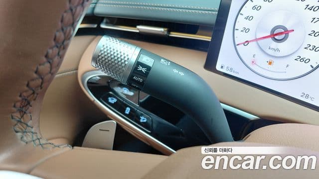Genesis GV70 2024 — Photo 21/30