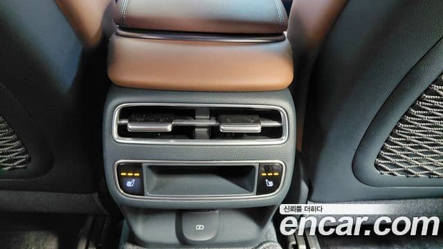 Genesis GV70 2024 — Photo 14/30