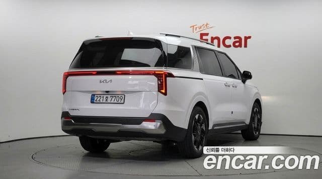 Kia Carnival 2024 — Photo 17/30