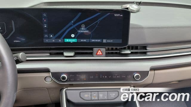 Kia Carnival 2024 — Photo 18/30