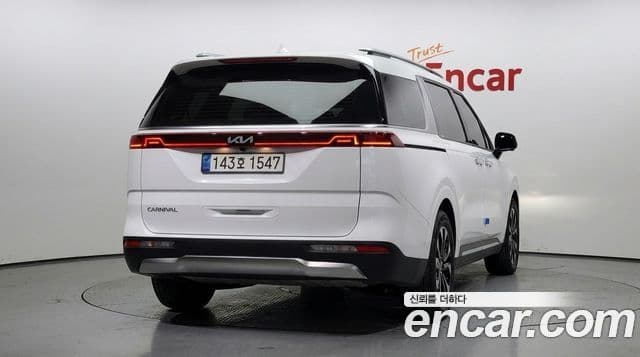 Kia Carnival 2021 — Фото 4/20