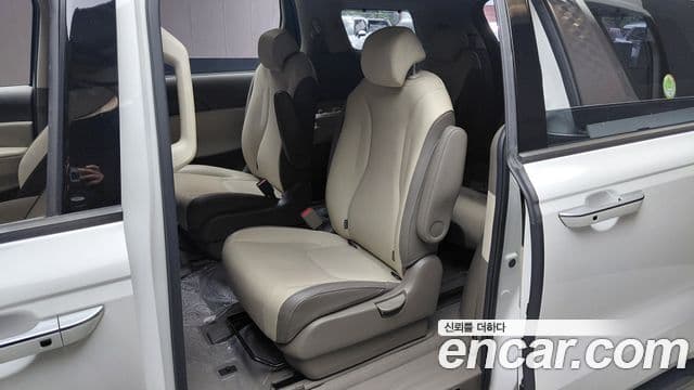 Kia Carnival 2021 — Фото 11/20