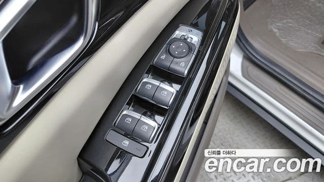 Kia Carnival 2021 — Фото 16/20