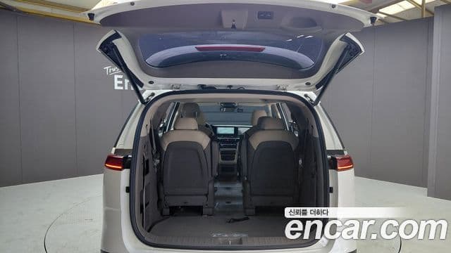 Kia Carnival 2021 — Фото 18/20