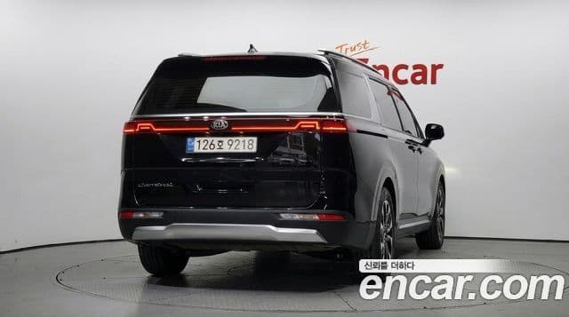 Kia Carnival 2021 — Photo 3/30