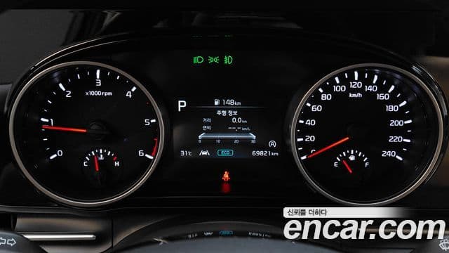 Kia Carnival 2021 — Photo 15/30
