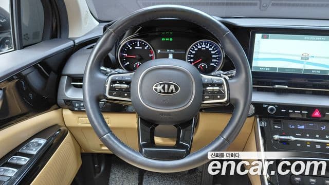 Kia Carnival 2021 — Photo 27/30