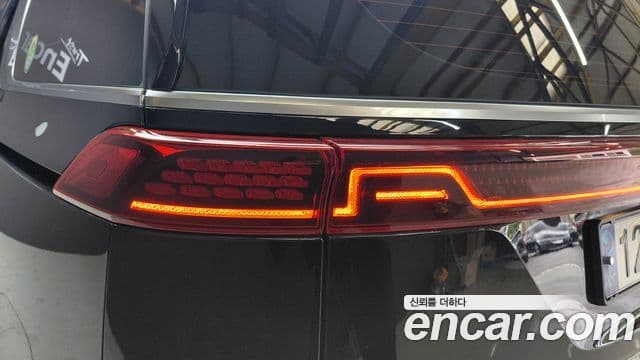 Kia Carnival 2021 — Şəkil 16/30