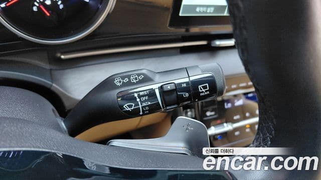 Kia Carnival 2021 — Şəkil 25/30