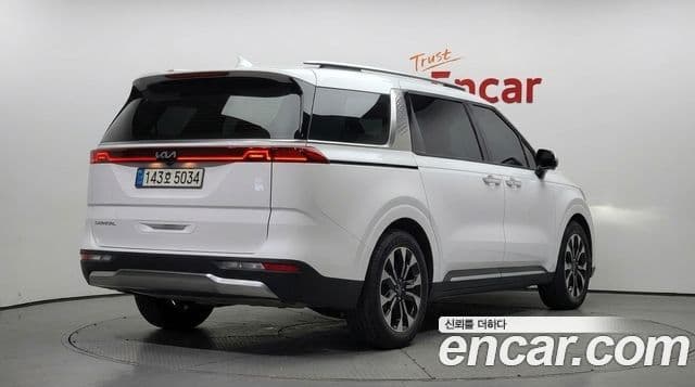Kia Carnival 2021 — Фото 2/20