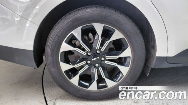 Kia Carnival 2021 — Фото 5/20