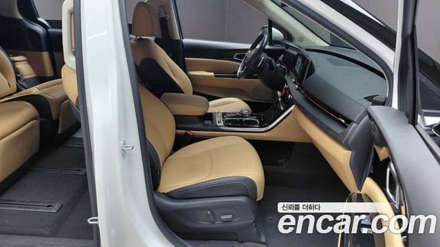 Kia Carnival 2021 — Фото 10/20