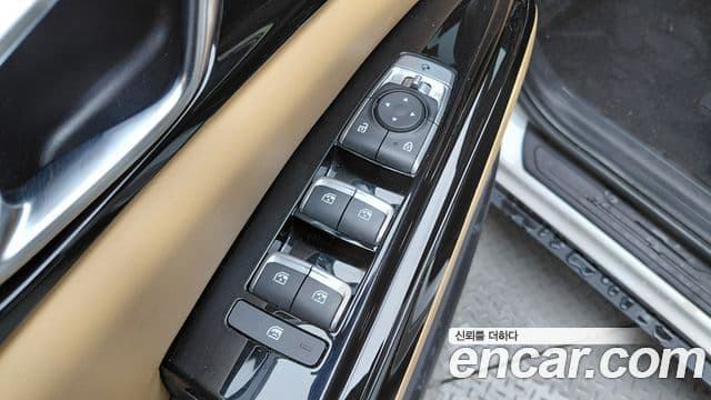 Kia Carnival 2021 — Photo 17/29