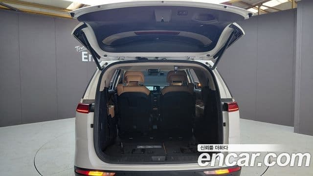 Kia Carnival 2021 — Photo 12/29