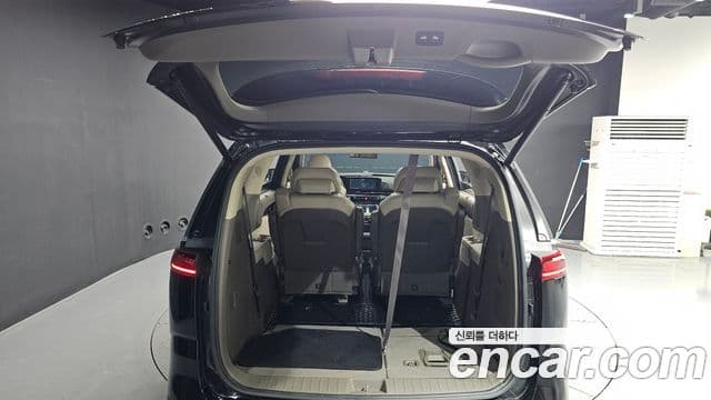 Kia Carnival 2021 — Şəkil 19/20