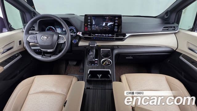 Toyota Sienna 2023 — Фото 7/20