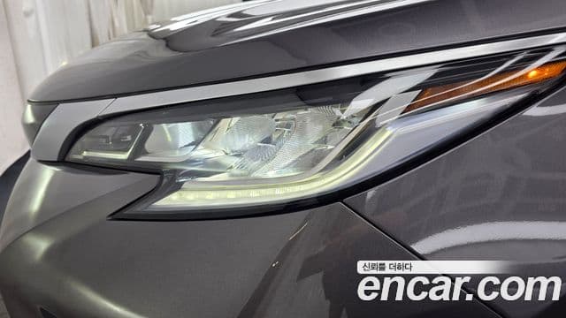 Toyota Sienna 2023 — Şəkil 26/34